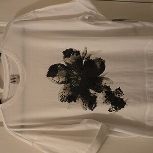 WORTHINGTON BRAND WOMEN'S WHITE AND BLACK SHORT SLEEVES FLORAL TEE SIZE LARGE